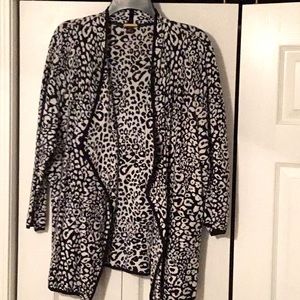 Lightweight, soft cardigan